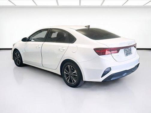 Snow White Pearl 2024 Kia Forte LXS