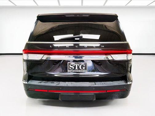 Black Metallic 2022 Lincoln Navigator Reserve