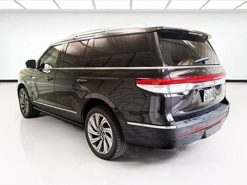 Black Metallic 2022 Lincoln Navigator Reserve