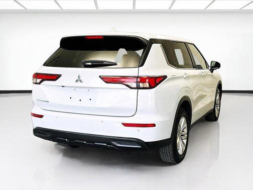 2022 Mitsubishi Outlander ES 2.5 2WD