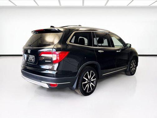 2022 Honda Pilot Touring 8-Passenger