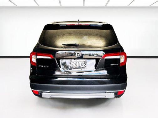 2022 Honda Pilot Touring 8-Passenger