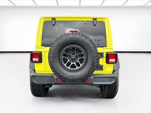 2022 Jeep Wrangler Unlimited High Tide 4x4