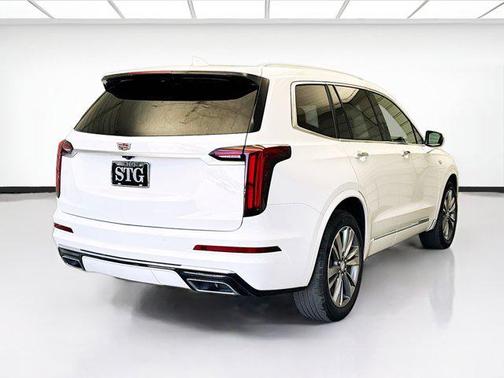 2022 Cadillac XT6 Premium Luxury FWD