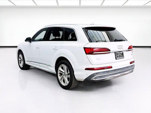 Glacier White Metallic 2021 Audi Q7 45 Premium Plus