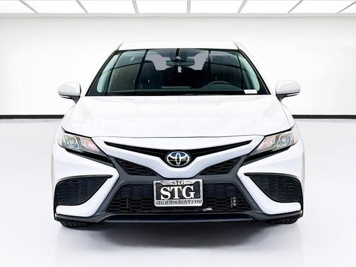 Ice Edge 2024 Toyota Camry SE