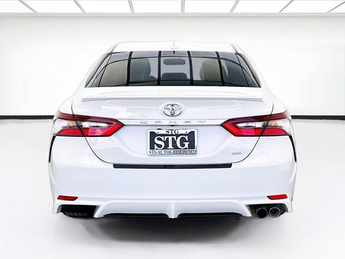 Ice Edge 2024 Toyota Camry SE