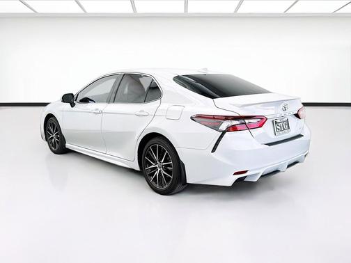 Ice Edge 2024 Toyota Camry SE