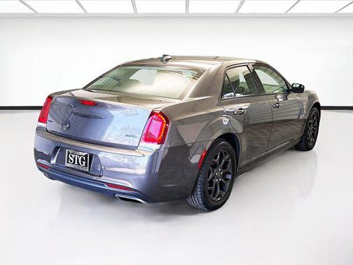 2022 Chrysler 300 Touring