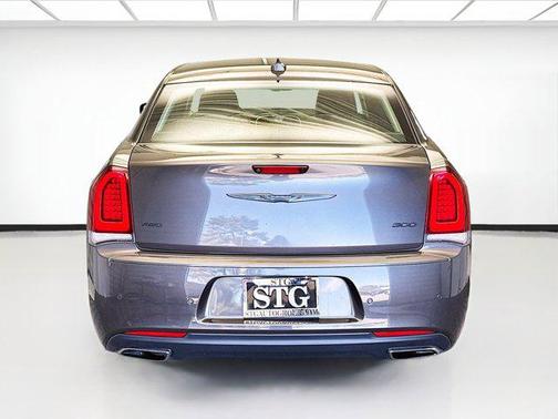 2022 Chrysler 300 Touring