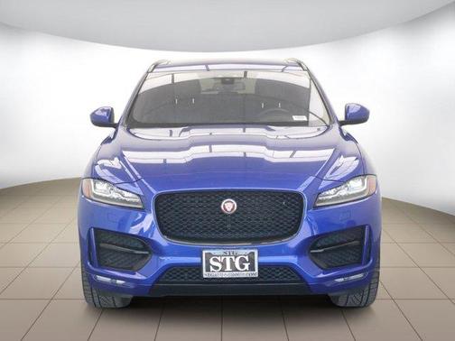 Photo 3 of 30 of 2018 Jaguar F-PACE 25t R-Sport