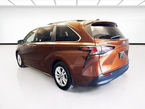 2023 Toyota Sienna XLE 7 Passenger
