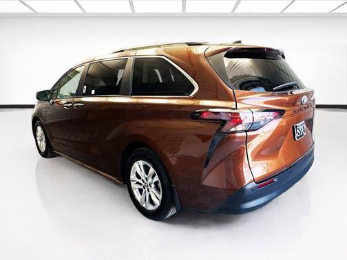 2023 Toyota Sienna XLE 7 Passenger