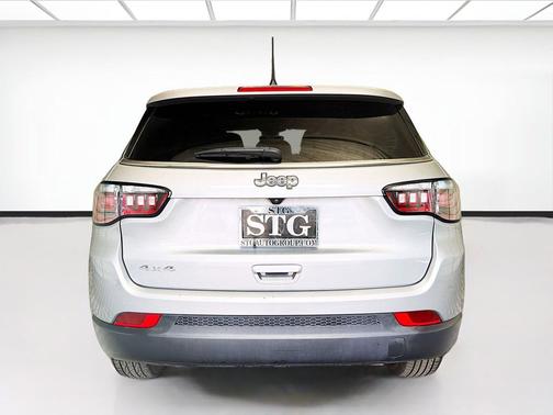Billet Silver Metallic Clearcoat 2023 Jeep Compass Sport