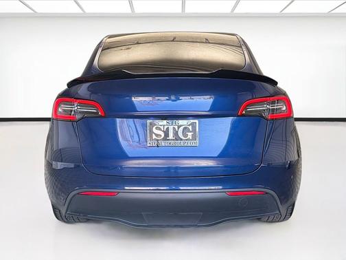Deep Blue Metallic 2024 Tesla Model Y Long Range Single Motor Rear-Wheel Drive