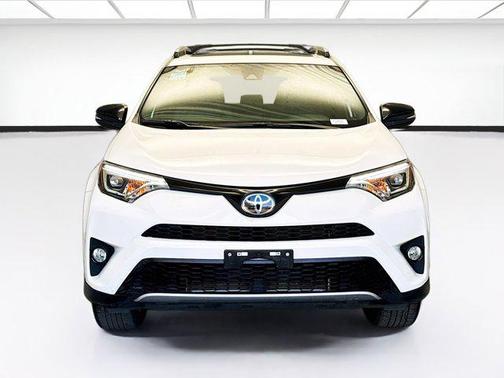 2017 Toyota RAV4 SE