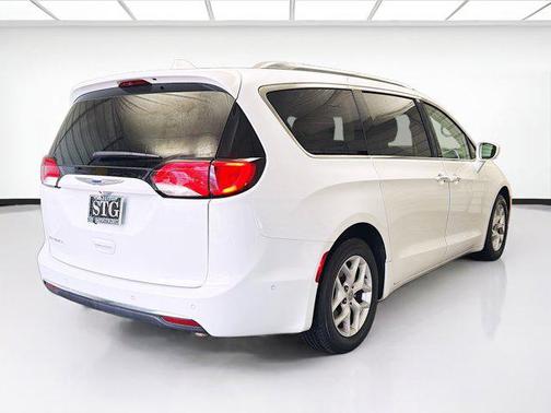 2018 Chrysler Pacifica Touring-L Plus