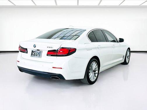 2021 BMW 530 530i