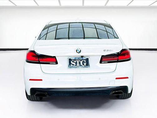 2021 BMW 530 530i