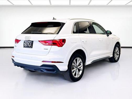 2023 Audi Q3 Premium 45 TFSI S line quattro Tiptronic