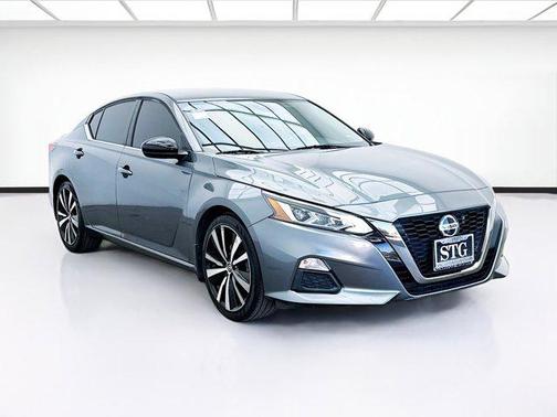 2020 Nissan Altima SR FWD