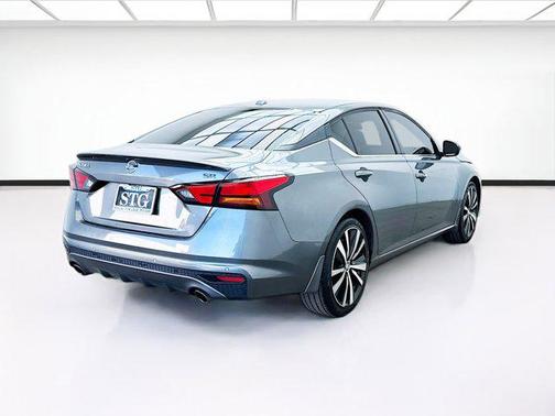 2020 Nissan Altima SR FWD