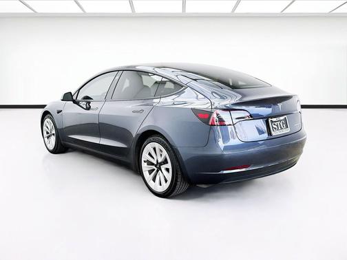Deep Blue Metallic 2022 Tesla Model 3 Long Range