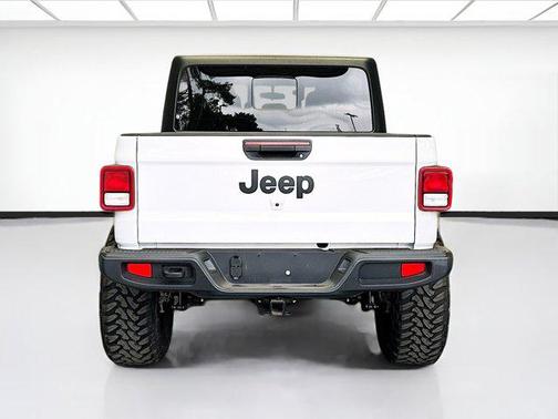 2022 Jeep Gladiator Sport