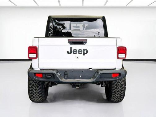 2022 Jeep Gladiator Sport