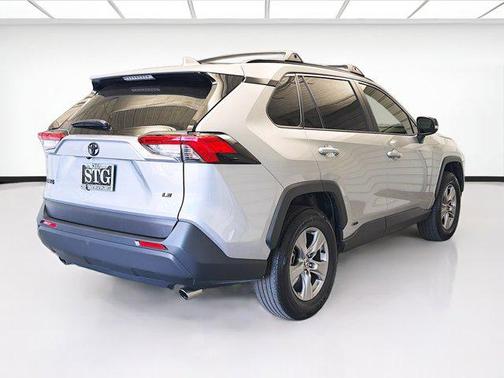 2025 Toyota RAV4 Hybrid LE