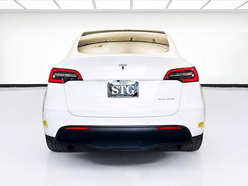 2022 Tesla Model Y Long Range Dual Motor All-Wheel Drive