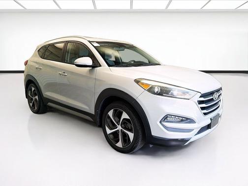 Molten Silver 2017 Hyundai TUCSON Sport