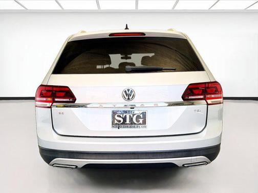 Reflex Silver Metallic 2018 Volkswagen Atlas 2.0T SE