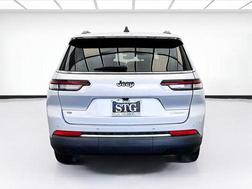 2022 Jeep Grand Cherokee L Laredo