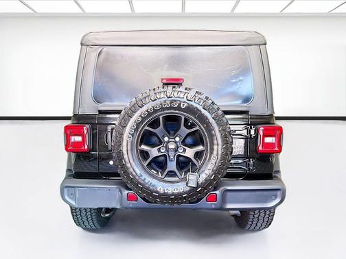 Black Clearcoat 2020 Jeep Wrangler Unlimited Willys 4x4