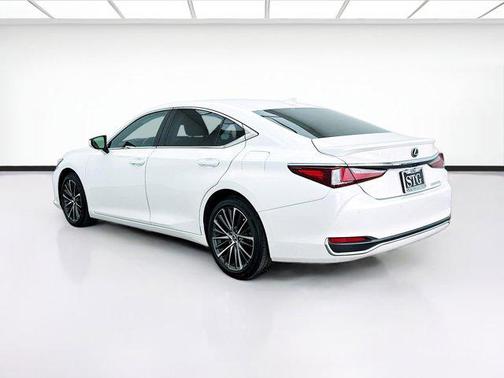 2023 Lexus ES 300h Base