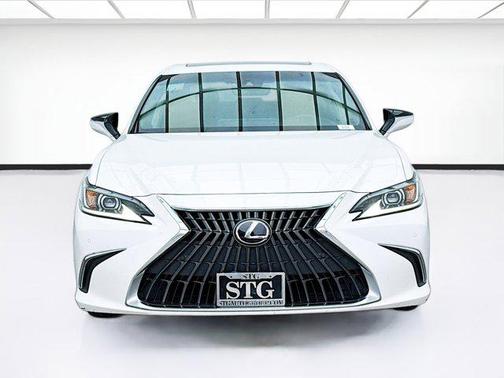 2023 Lexus ES 300h Base