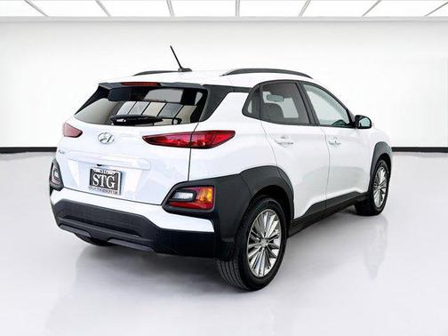 Chalk White 2021 Hyundai KONA SEL