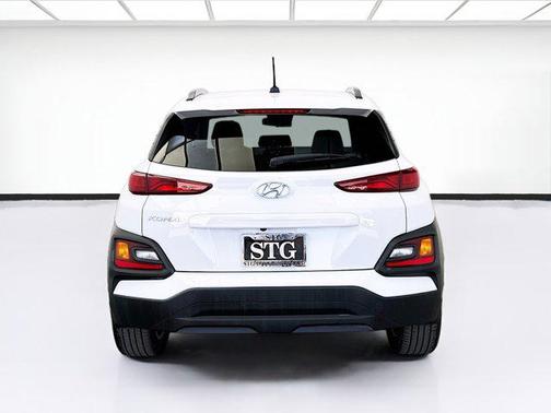 Chalk White 2021 Hyundai KONA SEL
