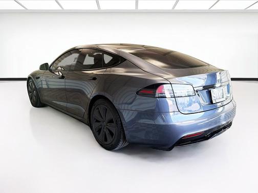 2022 Tesla Model S Base