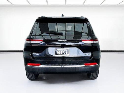 2022 Jeep Grand Cherokee Laredo