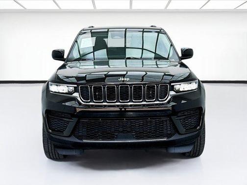 2022 Jeep Grand Cherokee Laredo