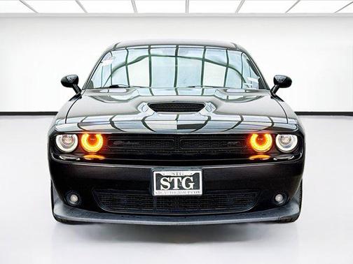 Pitch Black Clearcoat 2019 Dodge Challenger GT