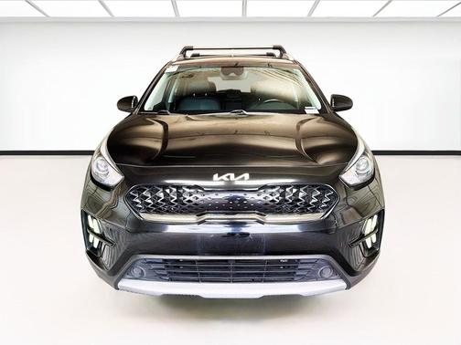 Aurora Black Pearl 2022 Kia Niro LXS