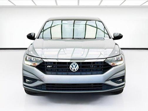 Silver Metallic 2020 Volkswagen Jetta 1.4T R-Line