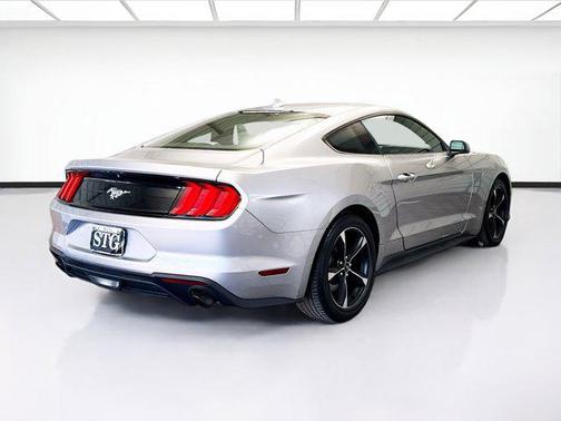 2022 Ford Mustang EcoBoost