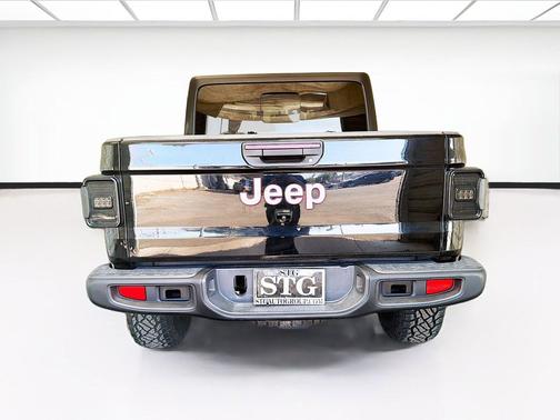Black Clearcoat 2021 Jeep Gladiator Rubicon