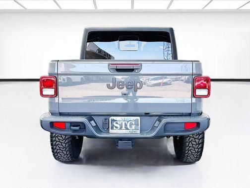 Sting-Gray Clearcoat 2021 Jeep Gladiator Sport