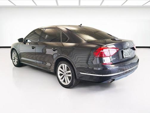 Deep Black 2019 Volkswagen Passat 2.0T Wolfsburg Edition