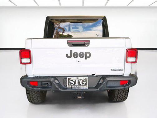 Bright White Clearcoat 2021 Jeep Gladiator Sport S
